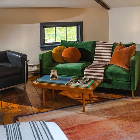 مبيت وإفطار Kingston Carriage House المظهر الخارجي الصورة